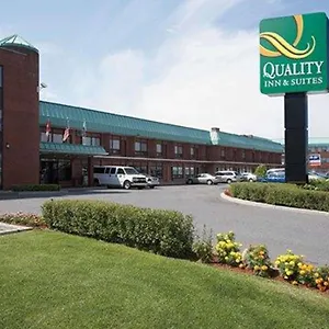Quality Inn&suites Aéroport P.e. Montréal-trudeau Airport Hotel